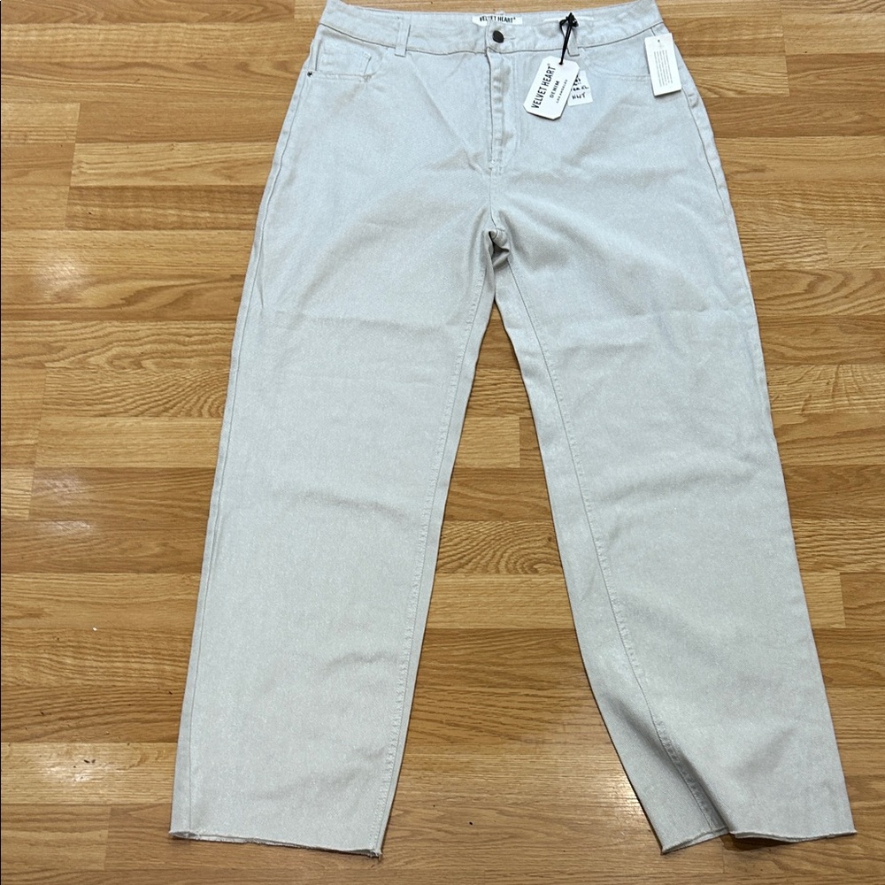 805. Light Gray Straight-Leg Jeans